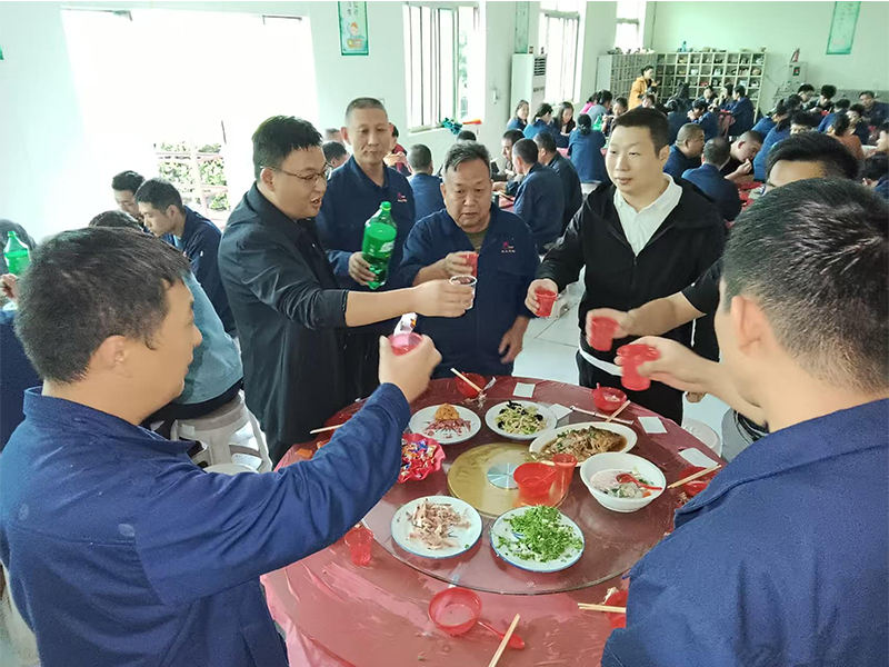 良辰共飨中秋宴 厚泽同沾玉露情 河南华北起重吊钩有限公司喜迎中秋