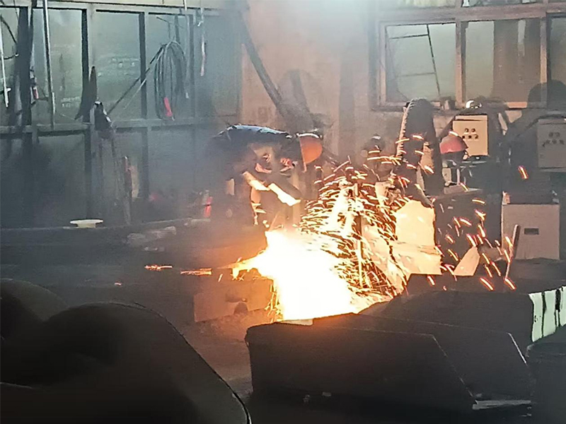 二十三载火花路，一生社保暖余生 记锻造车间工人侯玉环工作影像